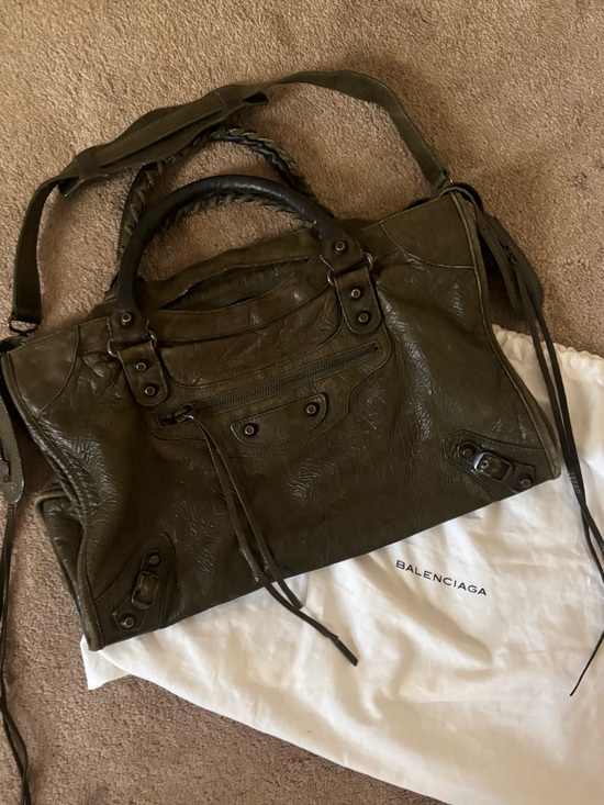 Balenciaga Handbags - Balenciaga vintage Olive Green Classic City Bag